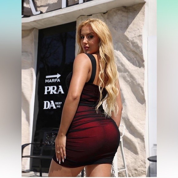 Black and Red Ruched Mini Dress Sweetheart Neckline - Picture 6 of 6